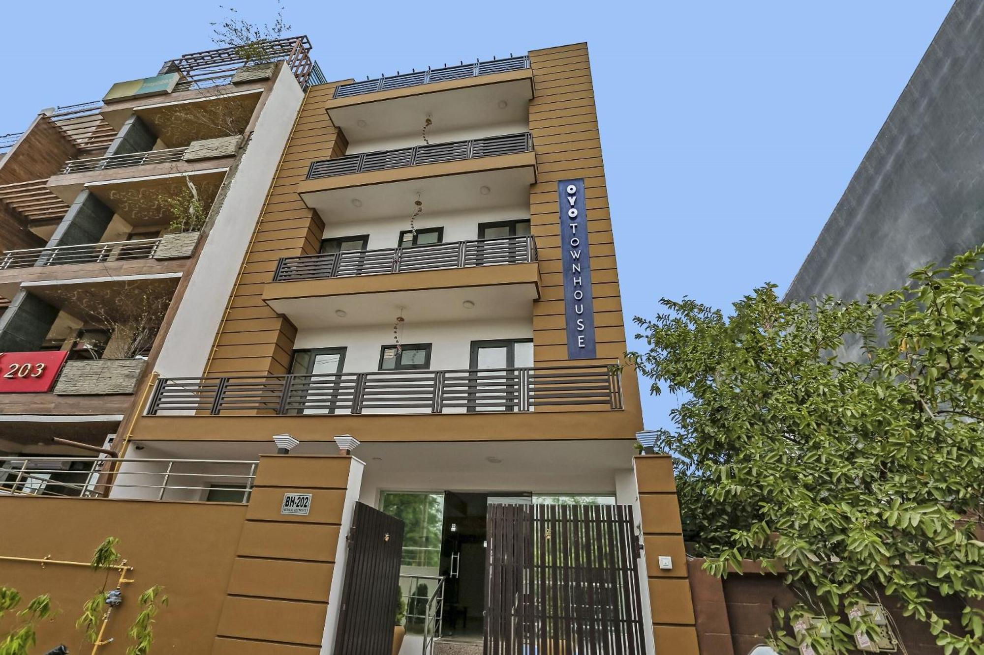 Townhouse Rumaisa Indirapuram Exterior foto