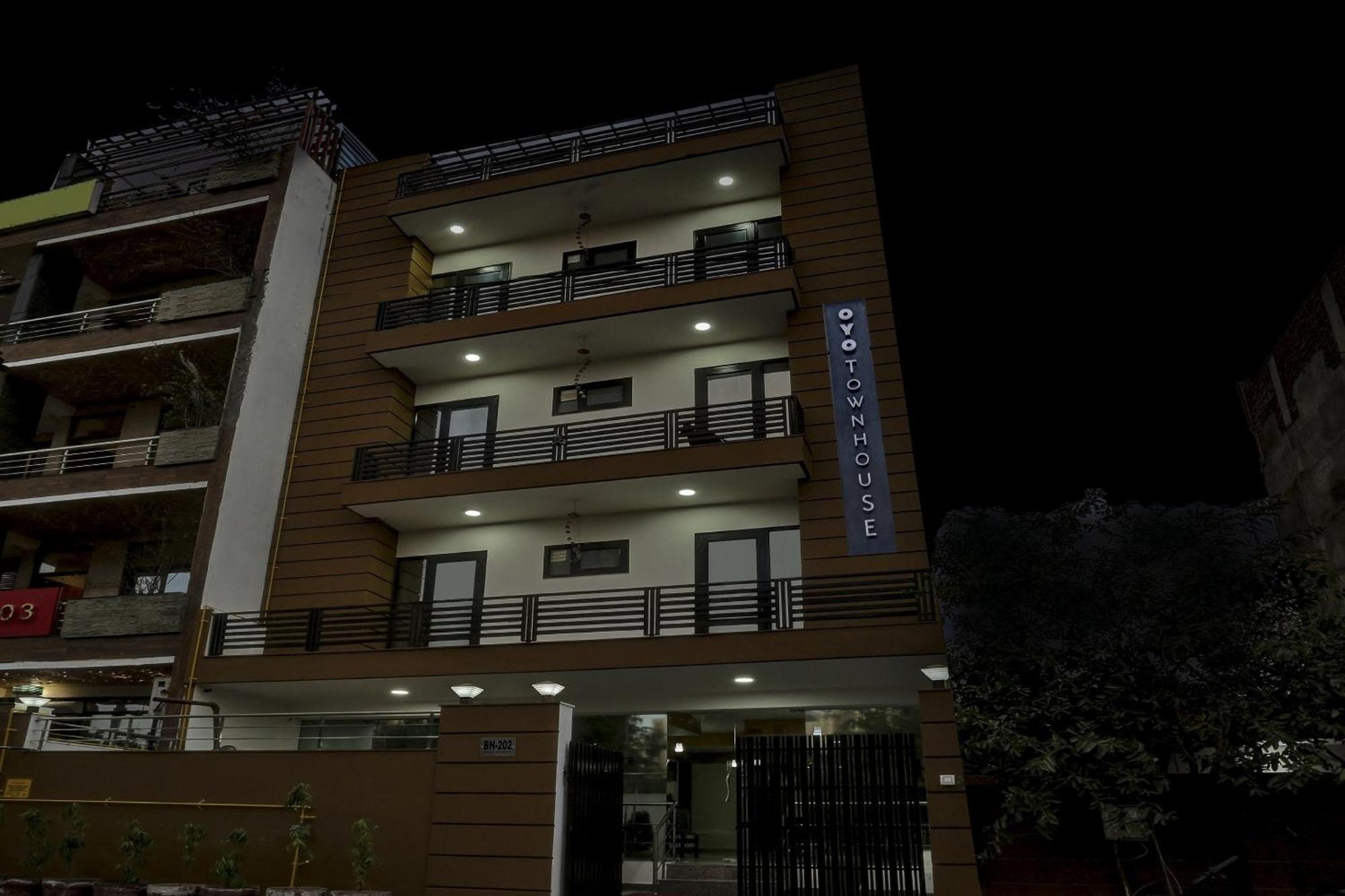 Townhouse Rumaisa Indirapuram Exterior foto